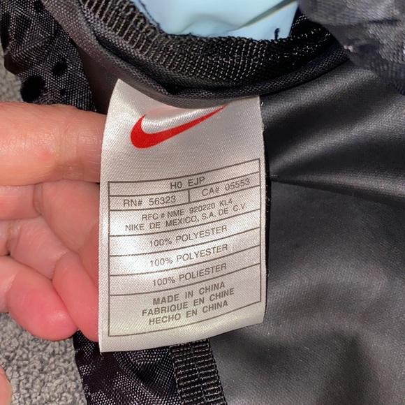 Vintage Nike drawstring backpack from the mid to late 90s But like new condition - Picture 11 of 12